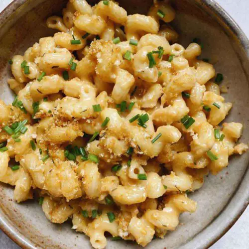 Roasted Garlic Mac And Cheese recipe served in a bowl.
