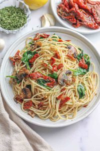 Spinach & Mushroom Spaghetti with Sun-Dried Tomatoes